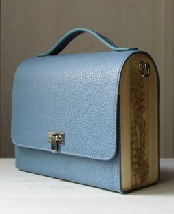 Structured Leather Bag with Wheat Ears in Epoxy Resin Elegant Sky