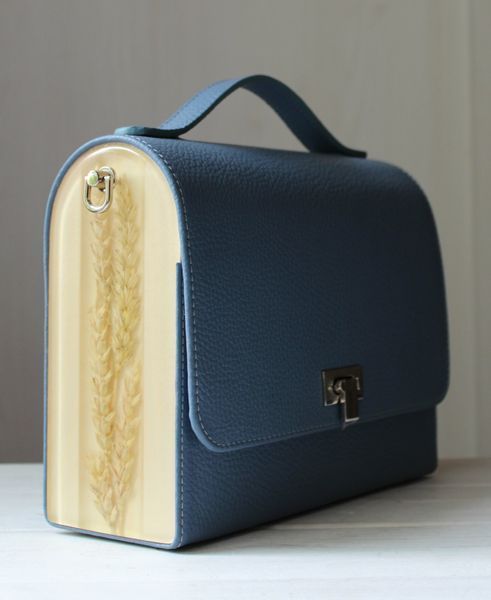 Structured Leather Bag with Wheat Ears in Epoxy Resin Elegant Sky