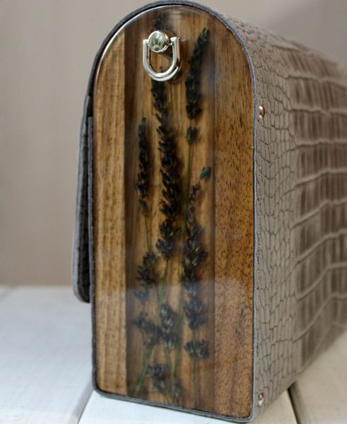 Handmade Genuine Leather Women&rsquo;s Bag with Wooden Side Panels and Lavender LAVENDER WOOD ART